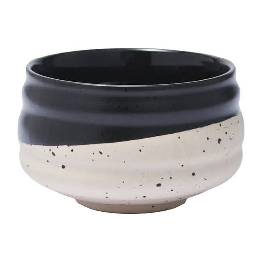 Bowl de cerámica para Matcha color negro crema